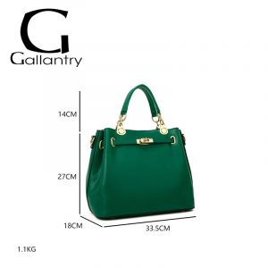 Dimensions de ce sac bandoulière vert sapin gallantry, accessoires de mode femme et bijoux à Lyon